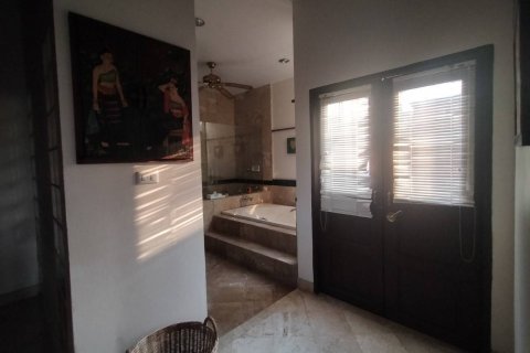 Casa de 3 dormitorios en Pattaya, Tailandia № 45557 - foto 2