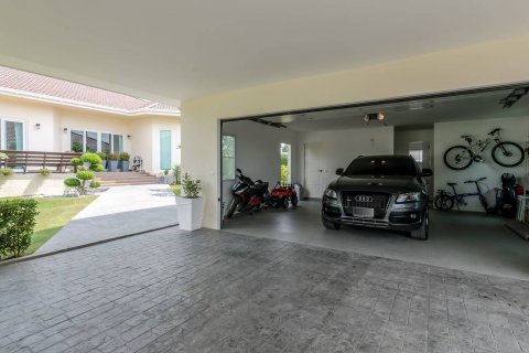 Casa de 4 dormitorios en Pattaya, Tailandia № 45527 - foto 9