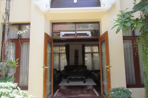 Casa de 5 dormitorios en Pattaya, Tailandia № 45552 - foto 27