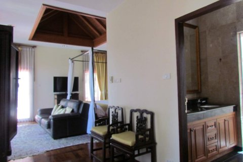 Casa de 5 dormitorios en Pattaya, Tailandia № 45552 - foto 2