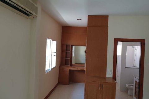 Casa de 3 dormitorios en Pattaya, Tailandia № 45484 - foto 11