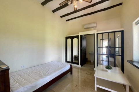 Casa de 5 dormitorios en Pattaya, Tailandia № 45546 - foto 2