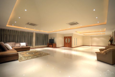 Casa de 4 dormitorios en Pattaya, Tailandia № 45497 - foto 8