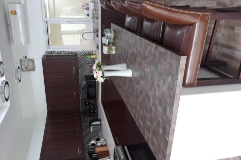 Casa de 4 dormitorios en Pattaya, Tailandia № 45512 - foto 18