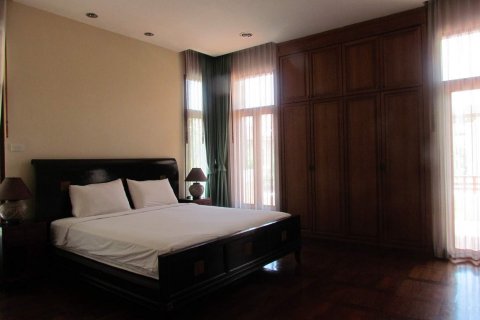 Casa de 5 dormitorios en Pattaya, Tailandia № 45552 - foto 9