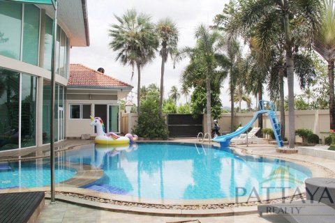Casa de 4 dormitorios en Pattaya, Tailandia № 45519 - foto 16