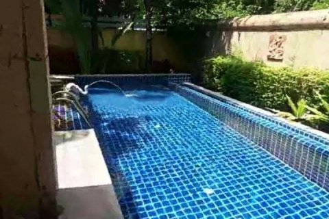 Casa de 4 dormitorios en Pattaya, Tailandia № 45547
