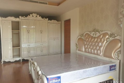 Casa de 5 dormitorios en Pattaya, Tailandia № 45522 - foto 15