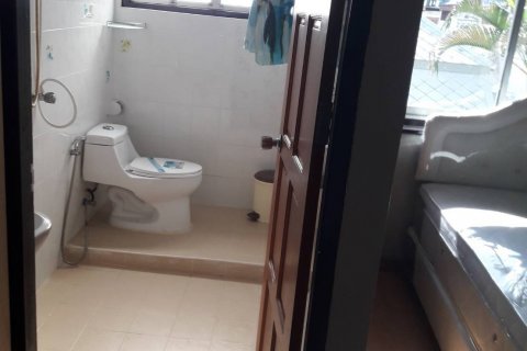 Casa de 5 dormitorios en Jomtien Beach, Pattaya, Tailandia № 45538 - foto 17