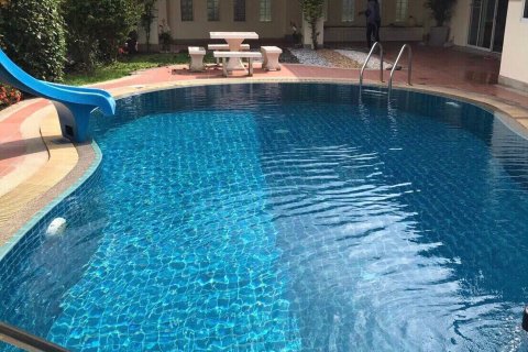 Casa de 5 dormitorios en Pattaya, Tailandia № 45542 - foto 20