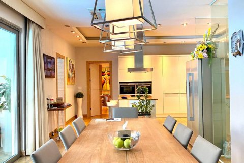 Casa de 4 dormitorios en Pattaya, Tailandia № 45478 - foto 15