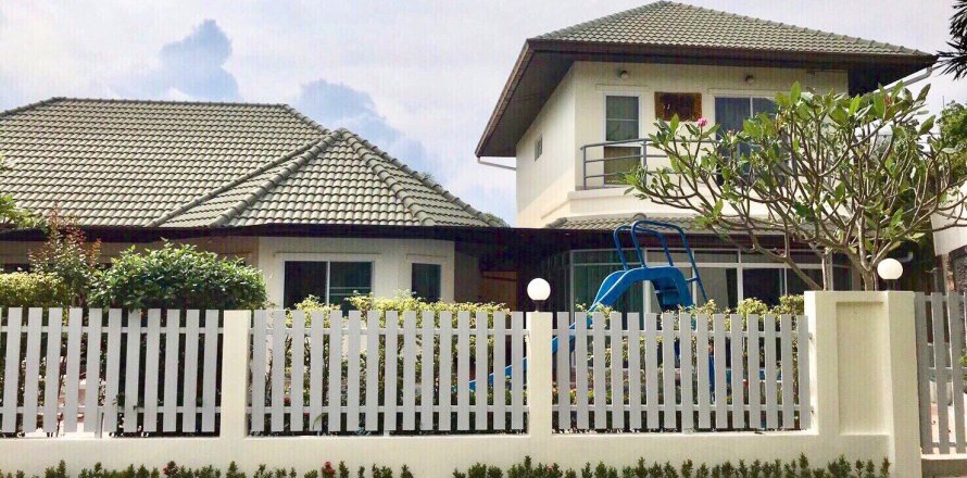Casa de 5 dormitorios en Pattaya, Tailandia № 45542