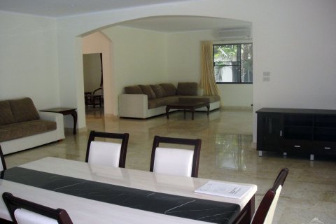 Casa de 4 dormitorios en Pattaya, Tailandia № 45431 - foto 6