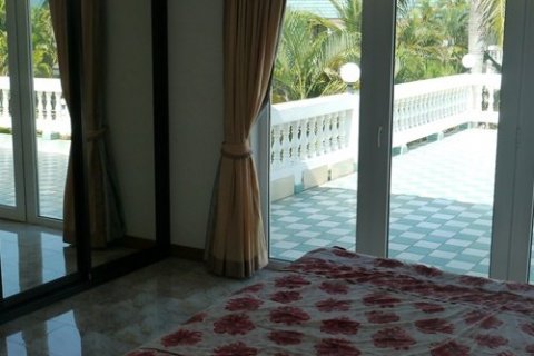 Casa de 4 dormitorios en Pattaya, Tailandia № 45434 - foto 19