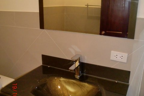 Casa de 3 dormitorios en Pattaya, Tailandia № 45558 - foto 7