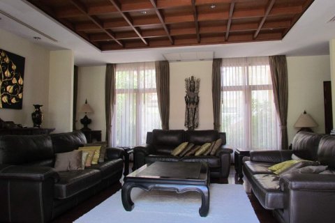 Casa de 5 dormitorios en Pattaya, Tailandia № 45552 - foto 13