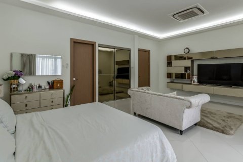 Casa de 4 dormitorios en Pattaya, Tailandia № 45527 - foto 19