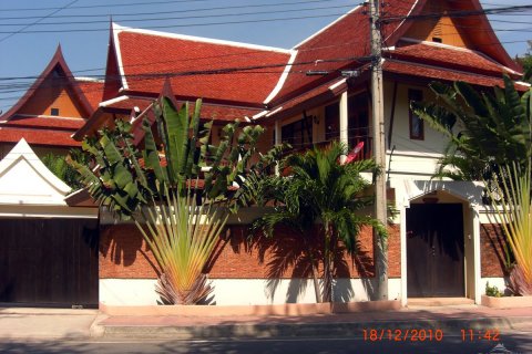Casa de 3 dormitorios en Pattaya, Tailandia № 45553