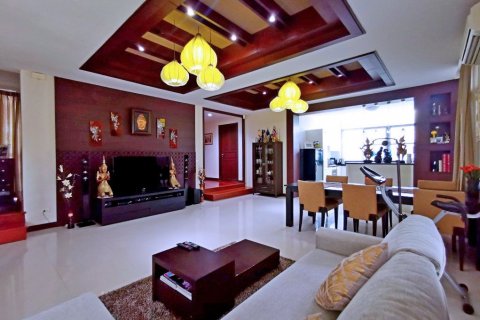 Casa de 4 dormitorios en Pattaya, Tailandia № 22575 - foto 24