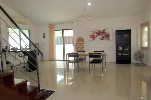 Casa de 3 dormitorios en Pattaya, Tailandia № 45432 - foto 5