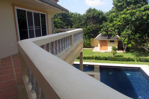 Casa de 4 dormitorios en Pattaya, Tailandia № 45500 - foto 28