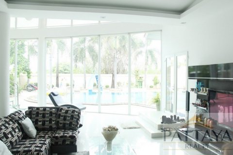 Casa de 4 dormitorios en Pattaya, Tailandia № 45519 - foto 5