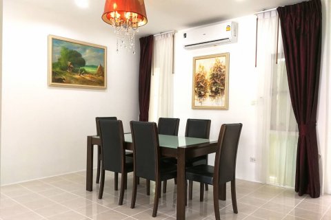 Casa de 3 dormitorios en Pattaya, Tailandia № 45541 - foto 2