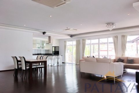 Casa de 3 dormitorios en Pattaya, Tailandia № 45499 - foto 21