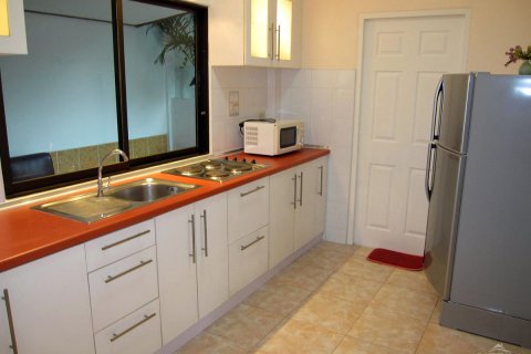 Casa de 2 dormitorios en Jomtien Beach, Pattaya, Tailandia № 45551 - foto 7