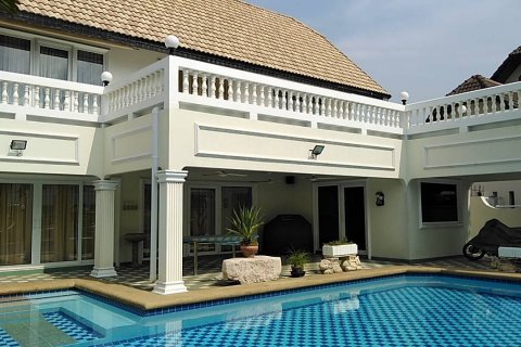 Casa de 4 dormitorios en Pattaya, Tailandia № 45434 - foto 25