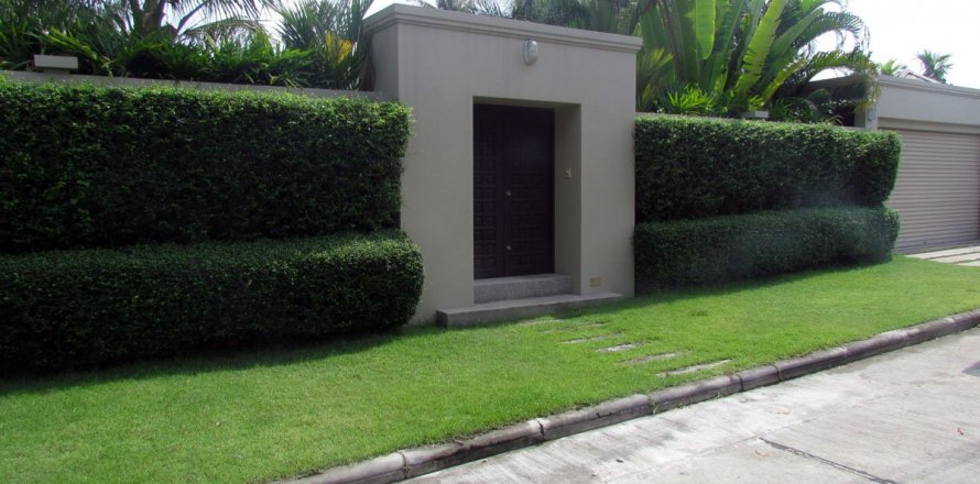 Casa de 3 dormitorios en Pattaya, Tailandia № 45503