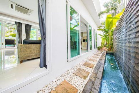 Casa de 5 dormitorios en Jomtien Beach, Pattaya, Tailandia № 45439 - foto 18
