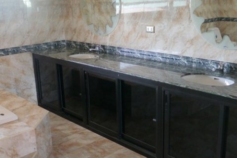 Casa de 4 dormitorios en Pattaya, Tailandia № 45434 - foto 18