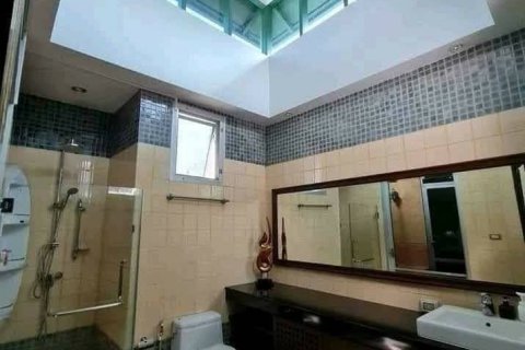Casa de 4 dormitorios en Pattaya, Tailandia № 45547 - foto 13