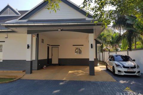 Casa de 4 dormitorios en Pattaya, Tailandia № 45438 - foto 20