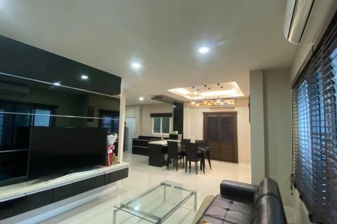 Casa de 3 dormitorios en Pattaya, Tailandia № 22251 - foto 21