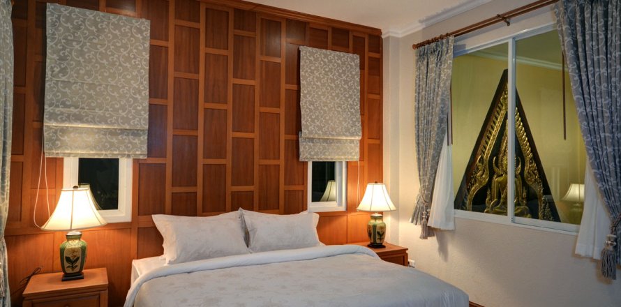 Casa de 4 dormitorios en Pattaya, Tailandia № 45497