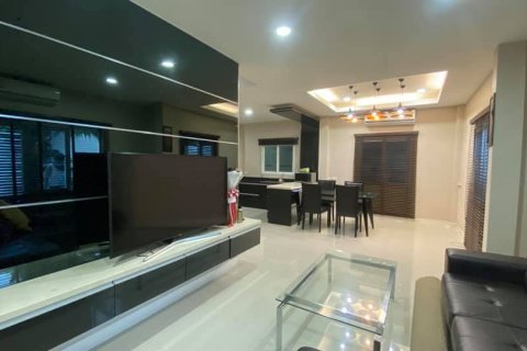 Casa de 3 dormitorios en Pattaya, Tailandia № 22251 - foto 18