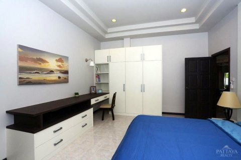 Casa de 4 dormitorios en Pattaya, Tailandia № 45461 - foto 10
