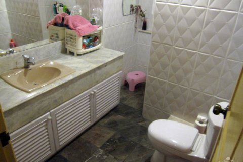 Condominio de 3 dormitorios en Pattaya, Tailandia № 45284 - foto 10