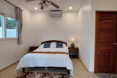 Casa de 4 dormitorios en Pattaya, Tailandia № 46179 - foto 16