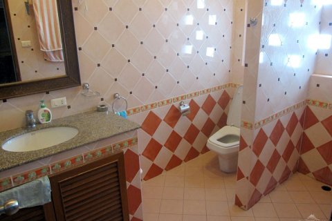 Casa de 3 dormitorios en Jomtien Beach, Pattaya, Tailandia № 45495 - foto 29