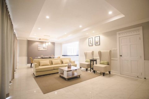 Casa de 5 dormitorios en Pattaya, Tailandia № 45536 - foto 16
