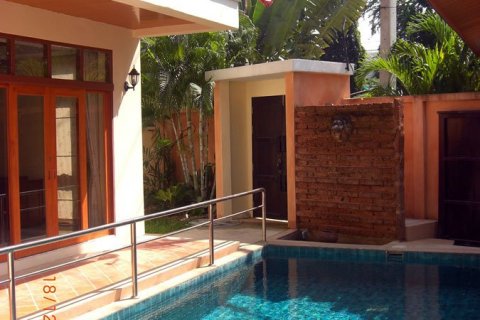 Casa de 3 dormitorios en Pattaya, Tailandia № 45553 - foto 2