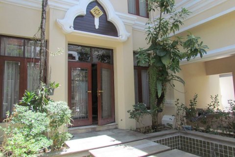 Casa de 5 dormitorios en Pattaya, Tailandia № 45552 - foto 23