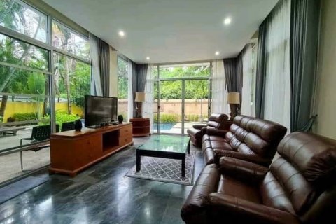 Casa de 4 dormitorios en Pattaya, Tailandia № 45547 - foto 16