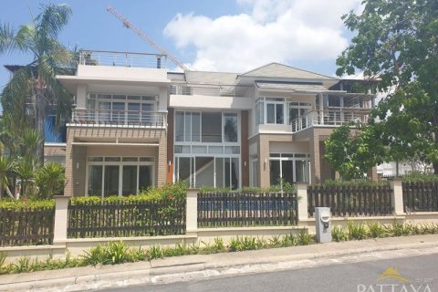 Casa de 5 dormitorios en Pattaya, Tailandia № 45522 - foto 2