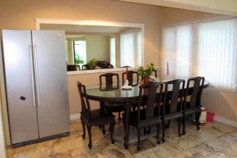 Casa de 4 dormitorios en Pattaya, Tailandia № 45550 - foto 11