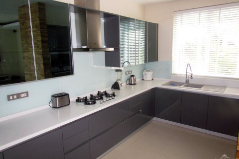 Casa de 3 dormitorios en Pattaya, Tailandia № 45503 - foto 13