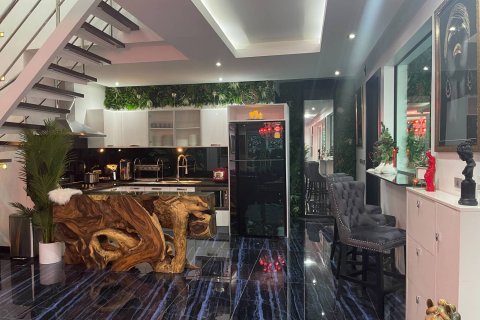 Casa de 8 dormitorios en Jomtien Beach, Pattaya, Tailandia № 45529 - foto 11